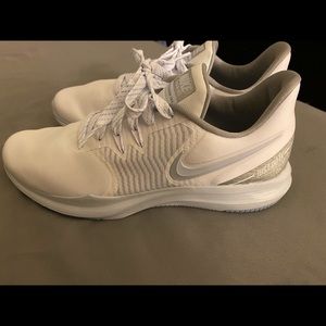 Nike women’s shoes ‼️ FREE SHIPPING‼️